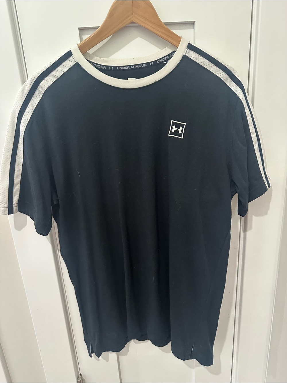 Under Armour Men's Black Tee with White Shoulder Stripes